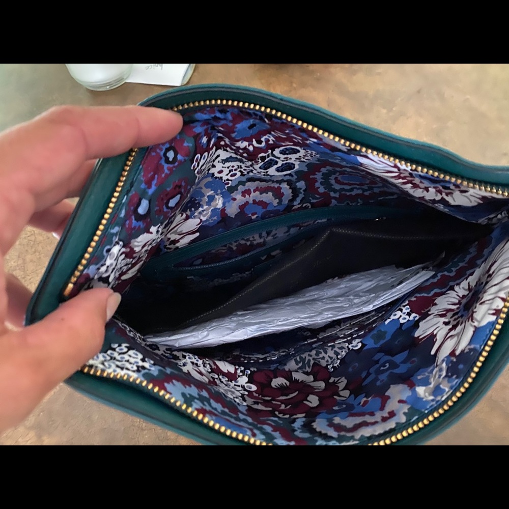 Vera Bradley Leather Cluth - Picture 4 of 5